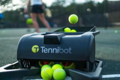 Robot nhặt bóng tennis tự động có thể kết nối với điện thoại