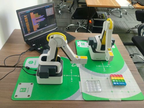 Edison Học Liệu Robot và AI cho Học Sinh và Sinh Viên 